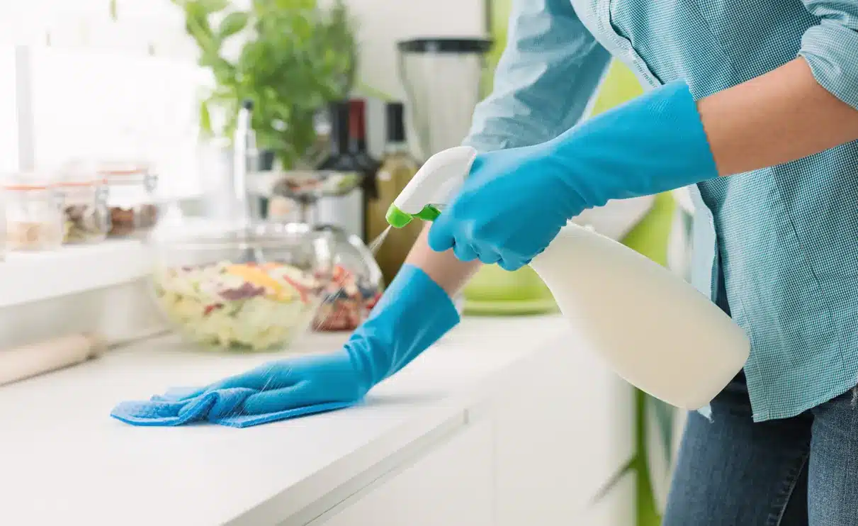 736138987 Professionelle Gebäudereinigung durch clean24