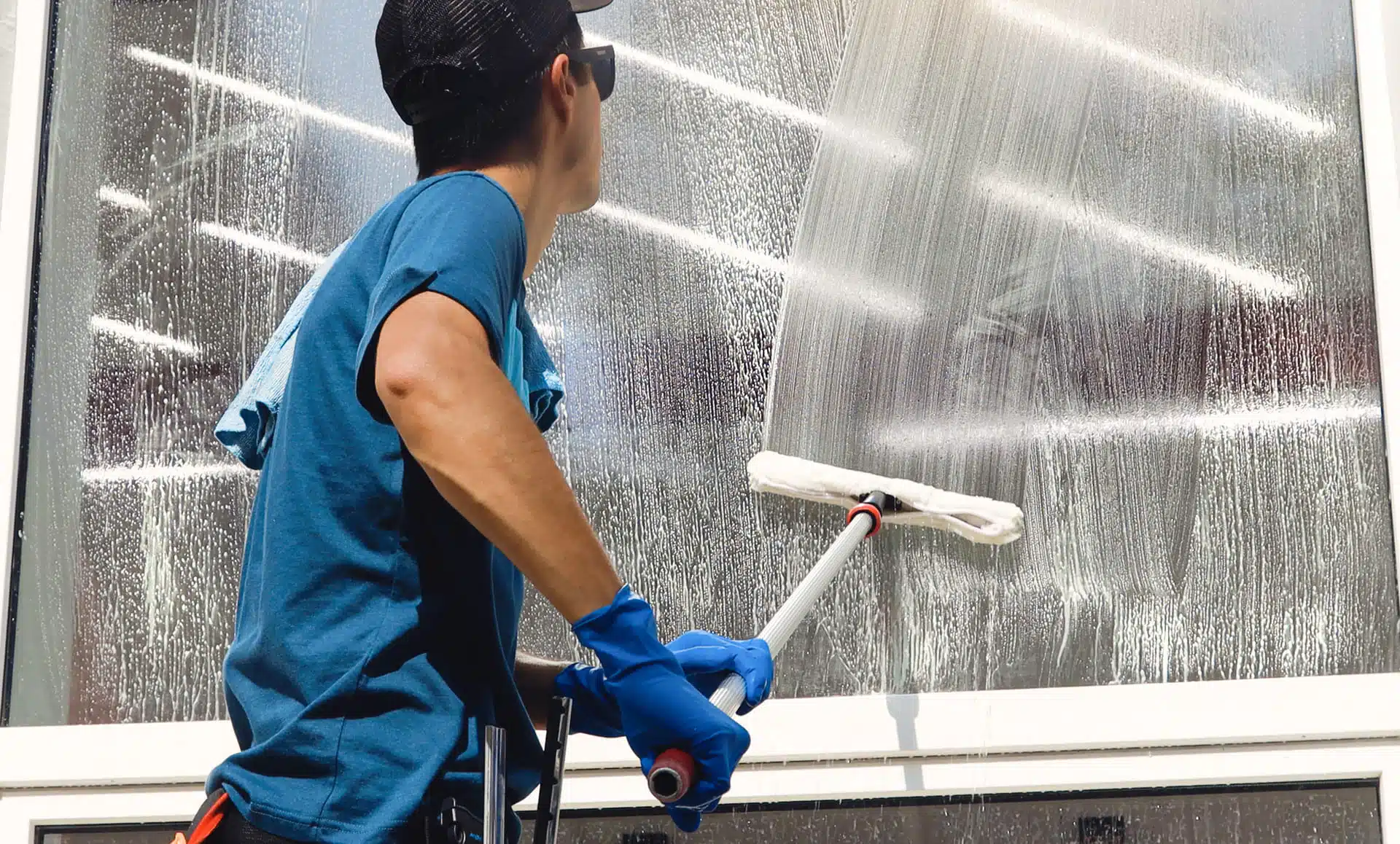 AdobeStock_489827646 (2) Glasreinigung für Privat und Gewerbe bei clean24